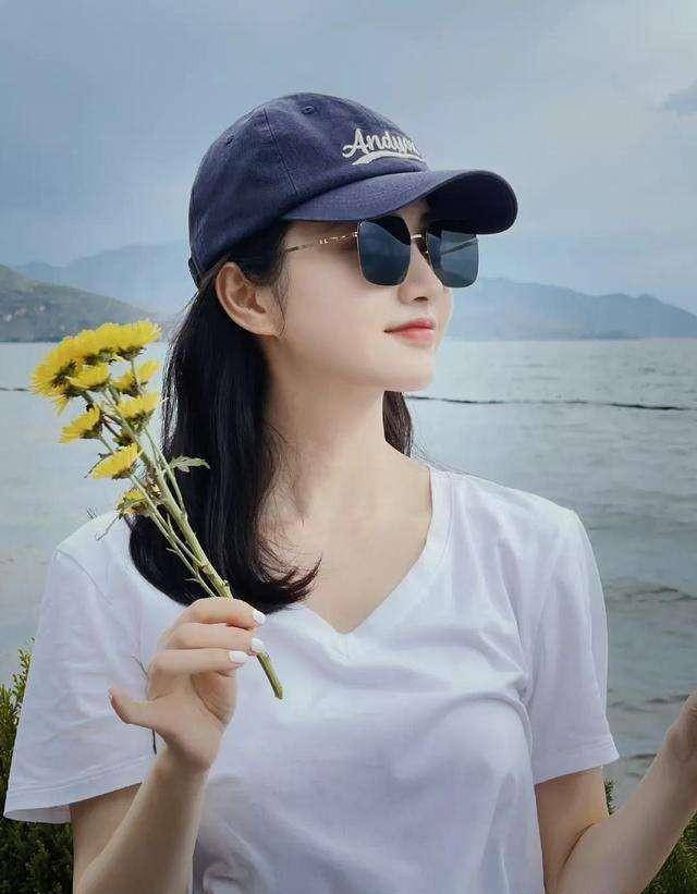 景甜头条发了个九宫格,一组美图清新脱俗,网友说张继科眼光很毒_资源