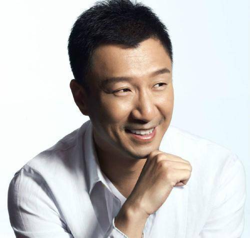 孙红雷霸气侧漏,看着有点坏坏的样子,其实他是中国的好男人!