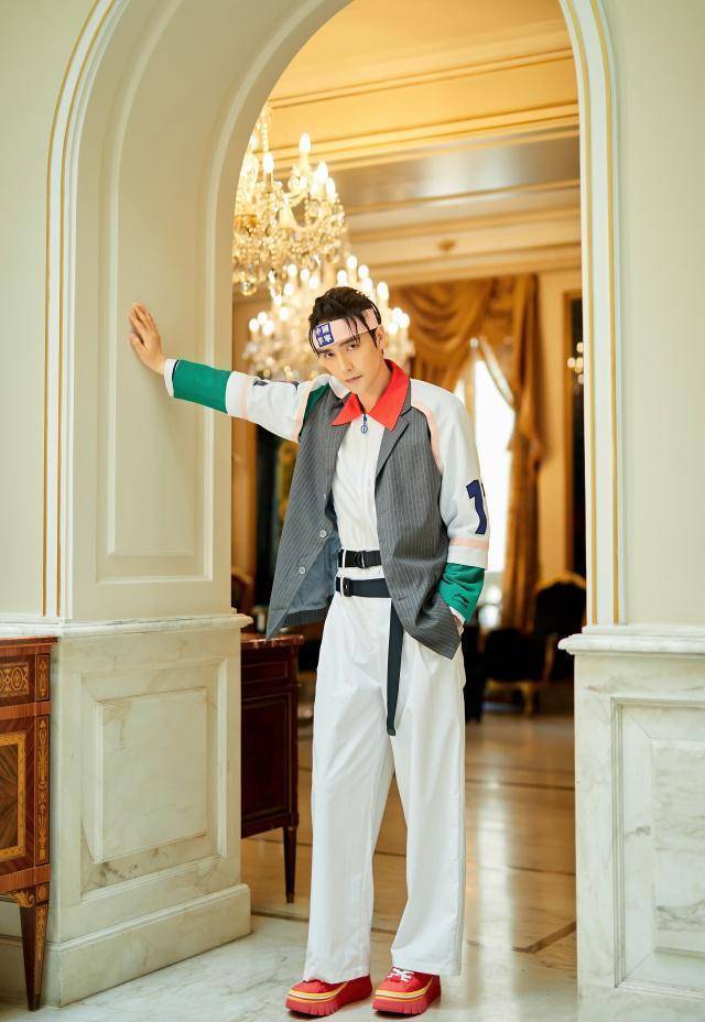 上一秒霸道总裁,下一秒时尚潮男,阿云嘎是什么神人?_品牌_因为_条件