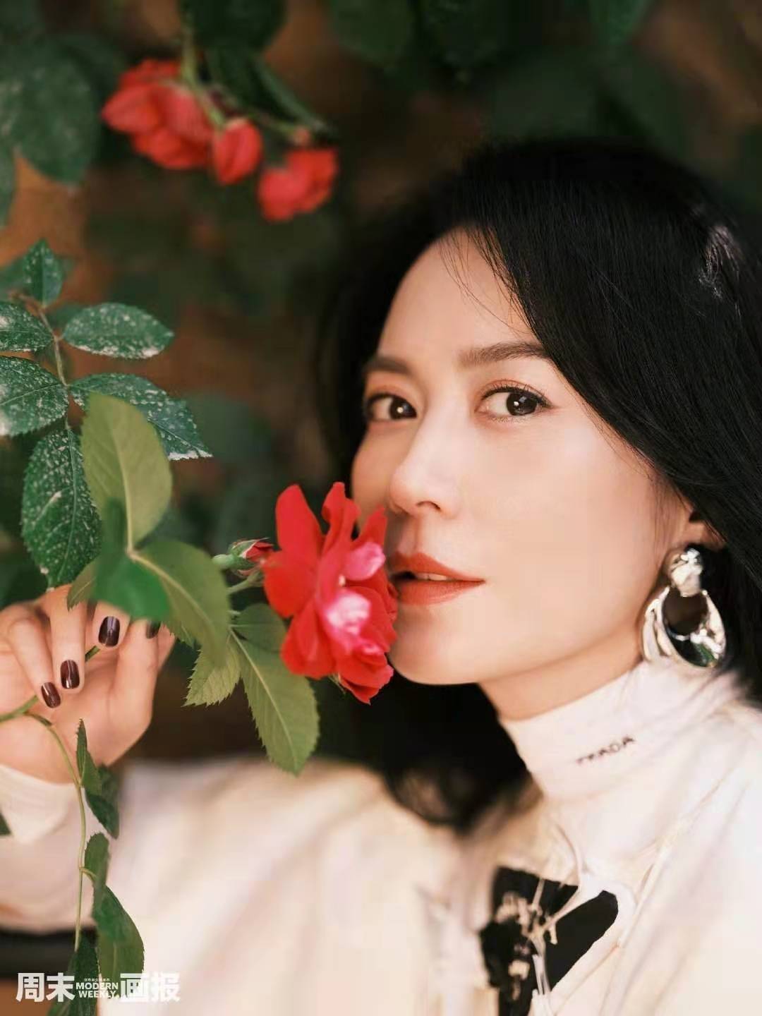 50岁俞飞鸿最新大片曝光!