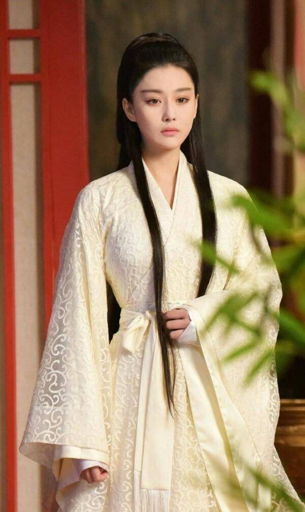 这是我见过最美的白衣古装美女,就像是画中走来的仙子_白色_气质_小