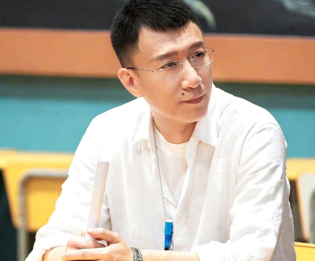 孙红雷和王骏迪的身高都是180 ,他们的女儿绝对不矮.