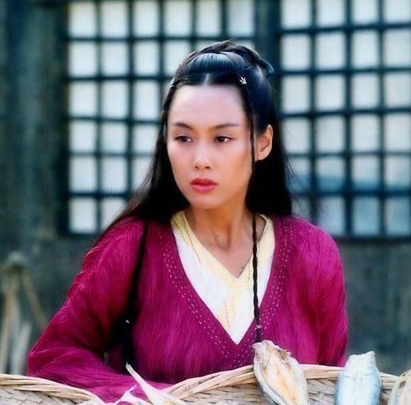 朱茵的8个古装角色,黄蓉娇俏,沈璧君婉约,"紫霞仙子"最经典_萧雨鹃