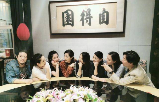 中戏96明星班聚会,"八大金钗"曾黎依然最美,袁泉胡静缺席_章子怡