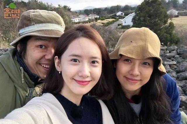 到了今年,允儿在出演jtbc综艺节目《孝利家民宿2》时结识了李孝利的