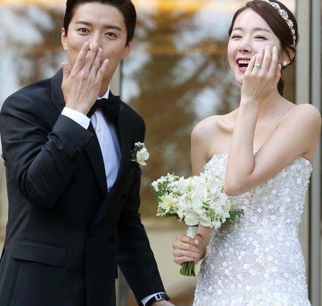 孙丹菲晒与苏怡贤,安英美合照,三人表情醉人_印乔镇_老公_姐姐