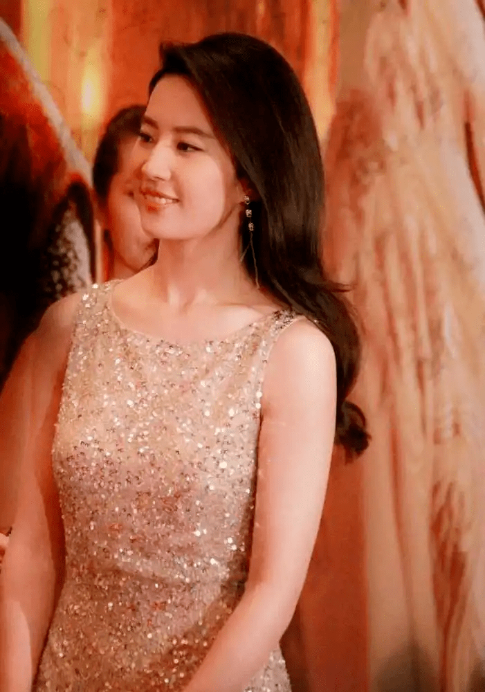 刘亦菲33岁了,一点不显老!