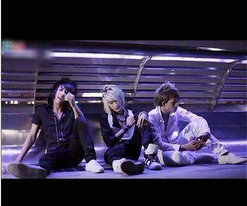 同样是韩国男团主唱,鹿晗被骂土气,权志龙的发型却被奉为时尚?