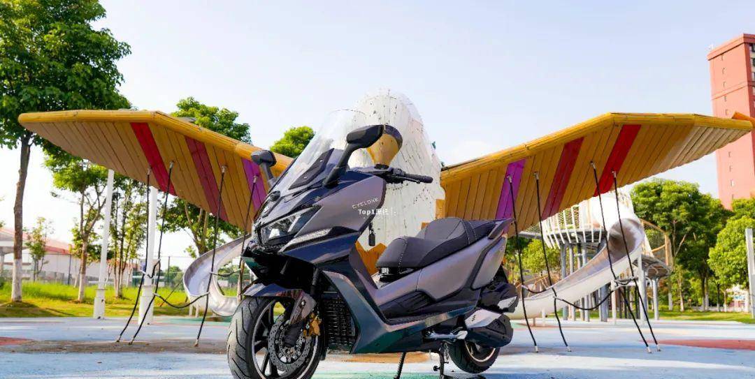 标配电动风挡,加热手把,赛科龙rt3旅行版解读,不只是配置提升_搜狐