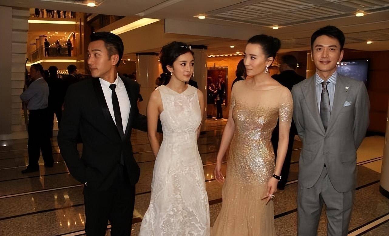 宋佳美丽得真好,穿长裙也不显老,和姐姐合照看不出年纪差_裙子_款式