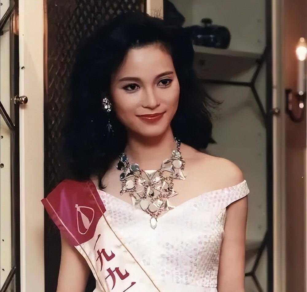 樊亦敏:为嫁富豪甩掉吴京?