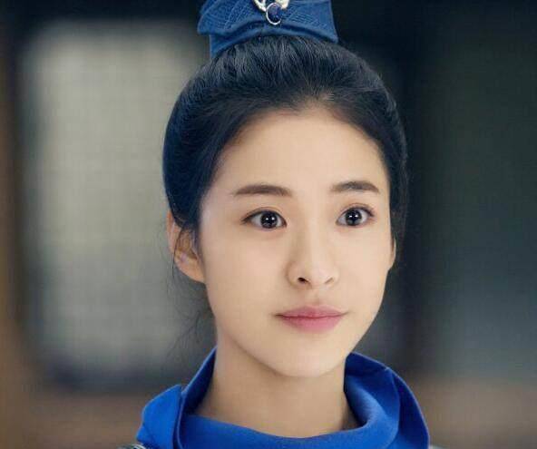张贵妃的饰演者,肖涵!作为贵妃,这颜值自然是要妥妥当当的!