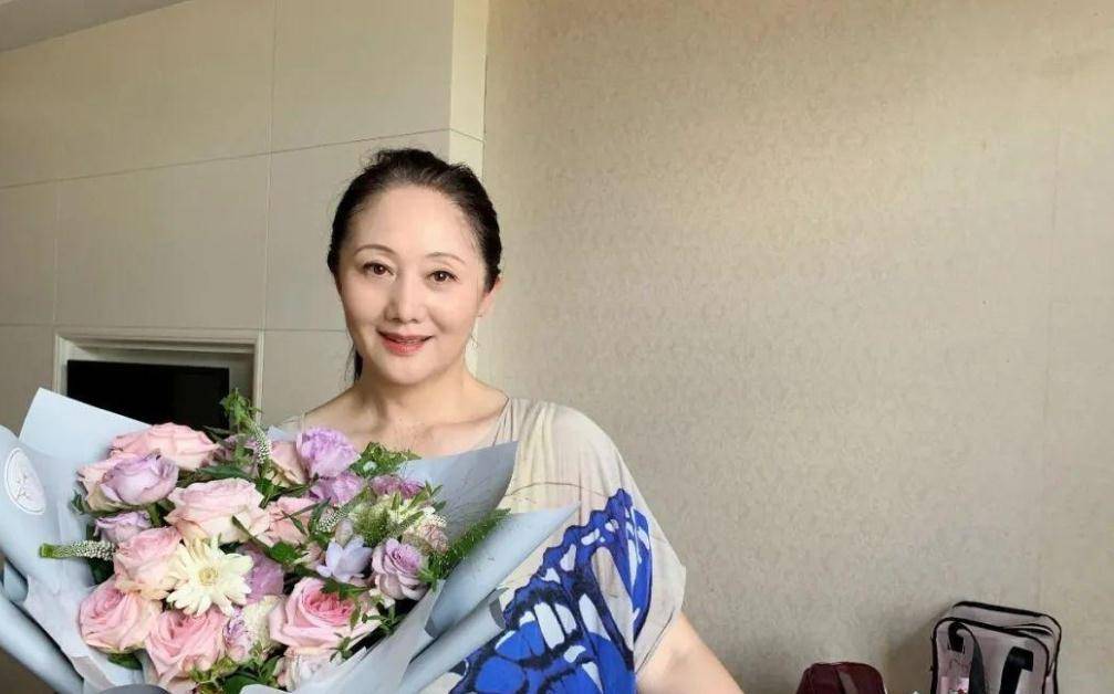 知名演员娟子:凭"令妃"大火,出道33年零绯闻,今57岁家庭美满_赵丽娟