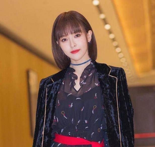 唐嫣这次的短发造型太惊艳,甩何以时期的假发赵默笙十万八千里!