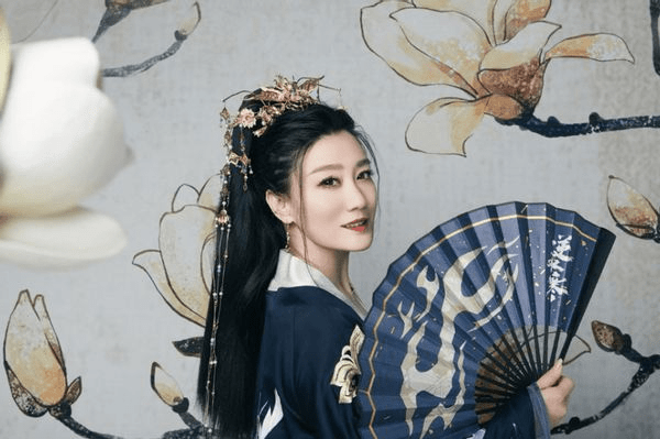 萨顶顶,谭晶,黄霄云,关大洲,新国风时代顶流,都在干这件事_游戏_手游