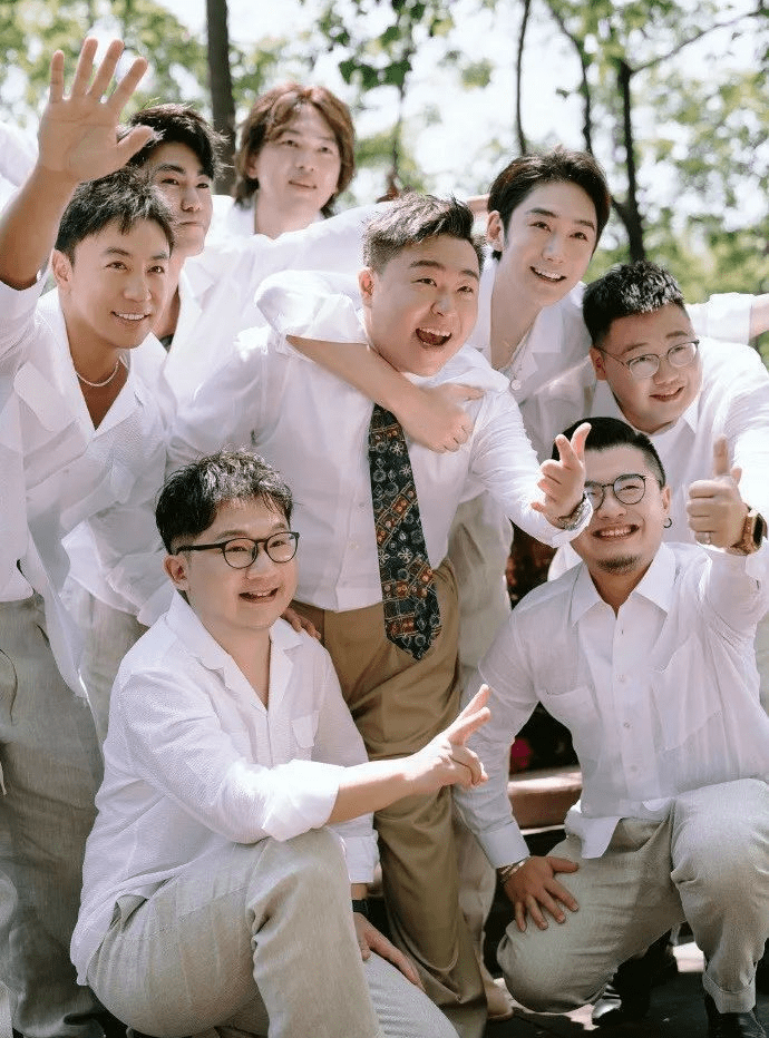 释小龙晒与郝劭文合照 30年的友谊令人羡慕_兄弟_情谊_时间