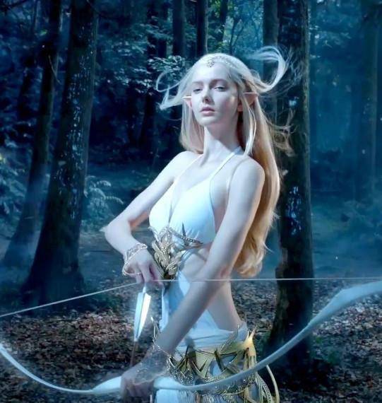 她因cos精灵被誉为史上最美coser,素颜照曝光后,网友:仙女本仙_妹子