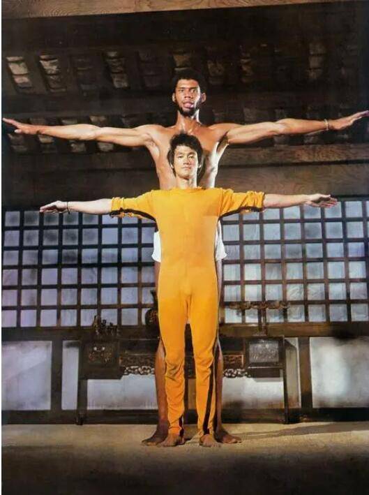 墓地_闪电_身体