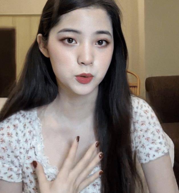 原相机录视频,看清她在生图下的五官,求你以后别开美颜了_明星_网友