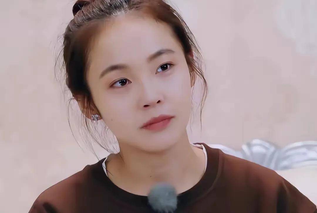 演员张佳宁:记恨生父20年,撮合母亲再婚,直言继父才是我亲爸_张晓龙