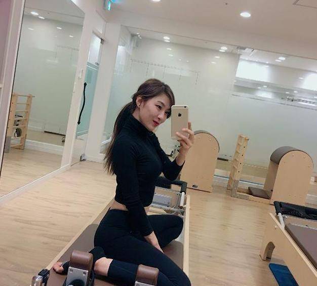 产后宝妈健身6年,33岁身材依旧凹凸紧致,坦言:多亏了普拉提_运动_减肥