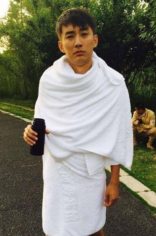 成毅之后,刘学义也被考古了!各种沙雕行为引网友爆笑,昊辰你变了!