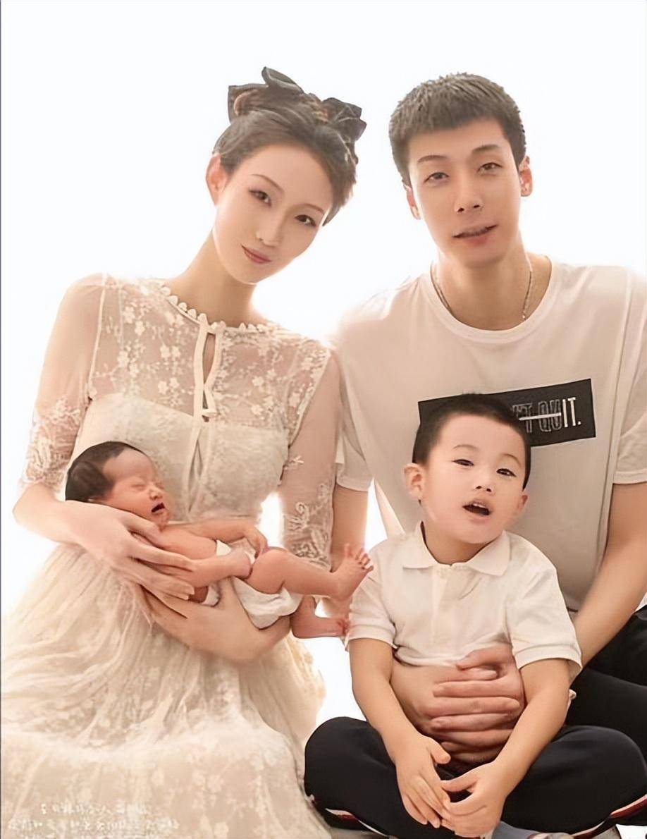 模特大赛冠军也上榜_赵睿_朱芳雨_篮球