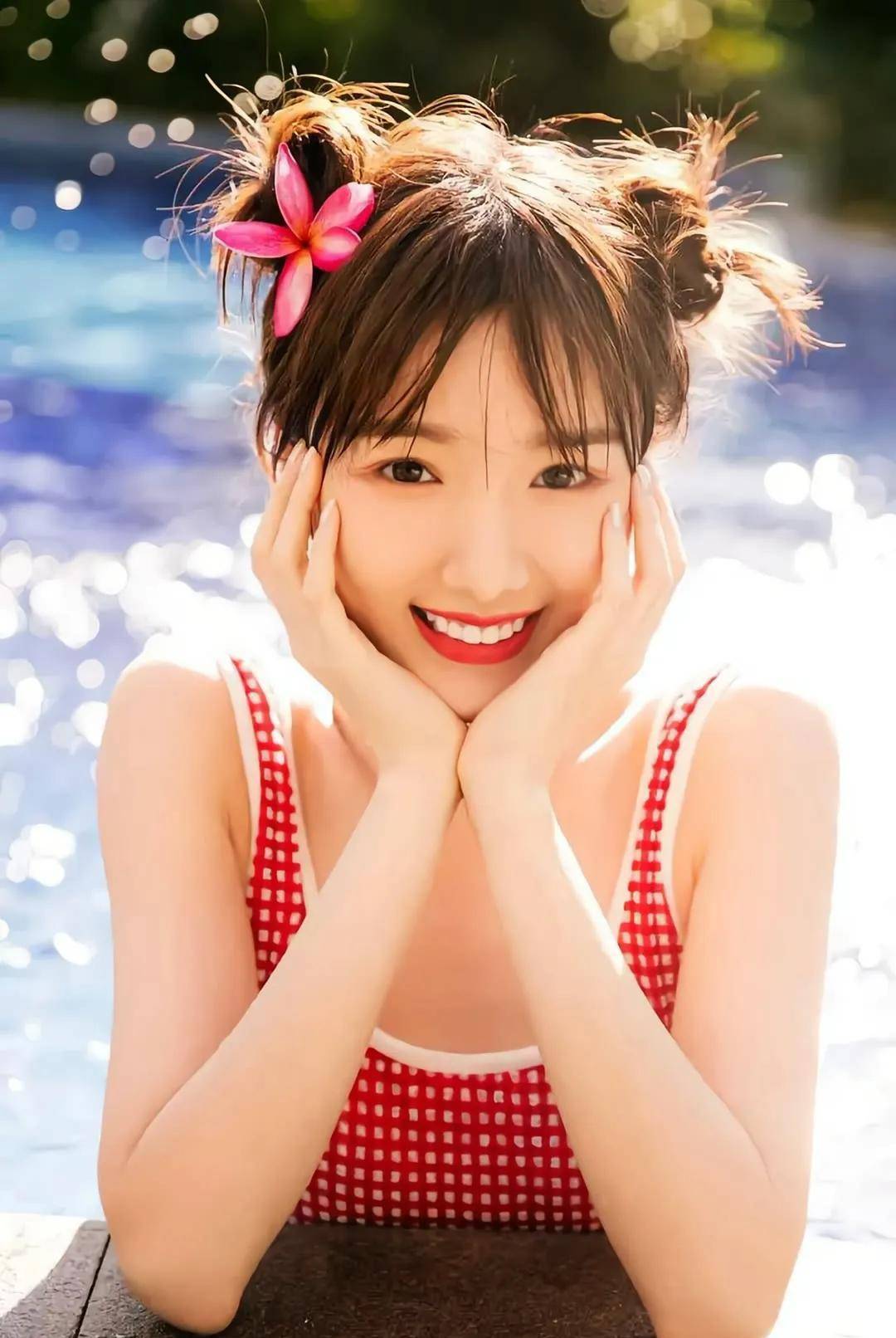 毛晓彤的身材也很好,在综艺节目蒙面舞王毛晓彤已经展示了自己的身材.