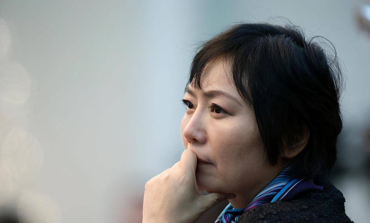 前夫分她200亿,刚离婚就花她的钱娶空姐,还买香港13亿豪宅_蔡奎_生活