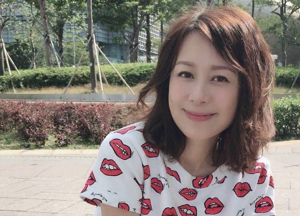 邝文珣:在最美丽的时候选择离开,今复出当网红,依