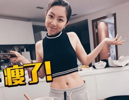 邓紫棋晒健身照,瘦得只剩腹肌,和男友劲舞做"扩身材运动"_华晨宇_社交