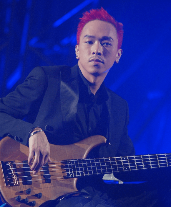 怎料,黄家强在6月27日二度发文炮轰,公开黄家驹及beyond的创作秘密.