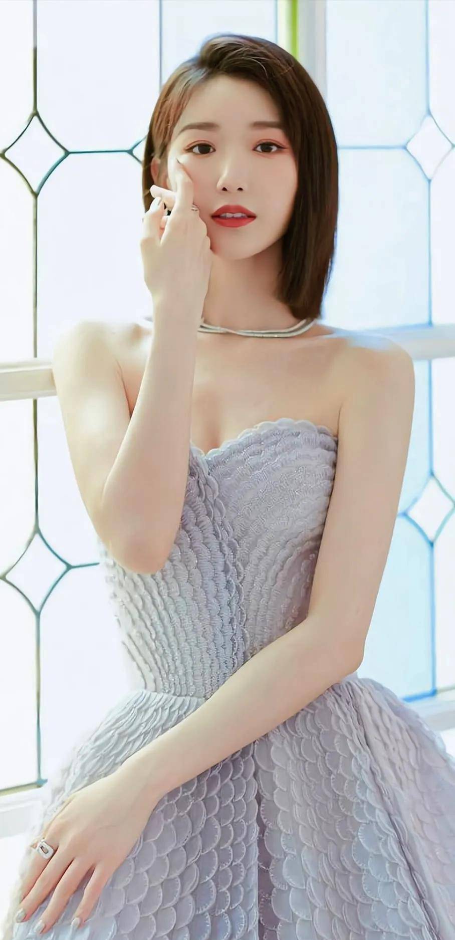 33岁毛晓彤,甜美可人身材有型,这个女神越来越有魅力了_时尚_观众