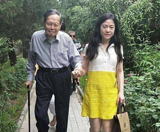 杨振宁：我称呼翁帆父母翁先生翁太太，我们也一起住一起旅游-翁帆与杨振宁差多少岁