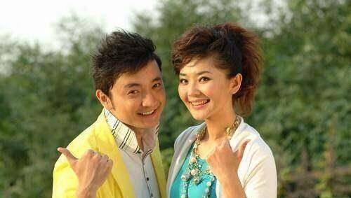 15岁父亲离世,嫁给大8岁上司自强不息成名嘴,今生活幸福惹人羡_方琼