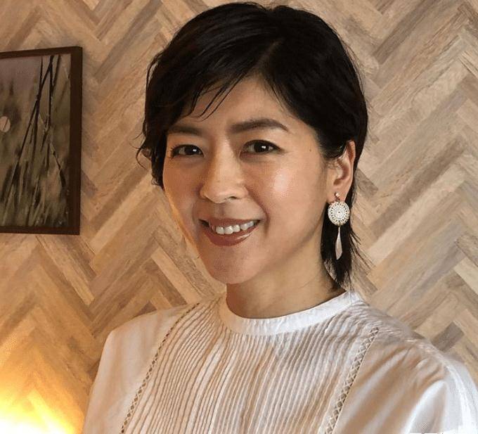 《精武英雄》女主中山忍近照气质好,视李连杰为男神,49岁仍单身_妈妈