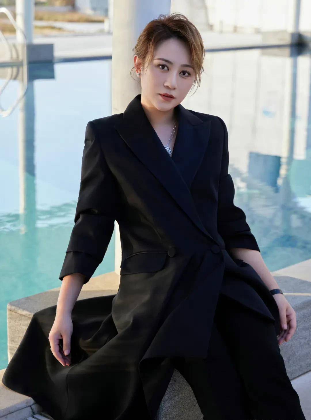 金鹰节颁奖晚会嘉宾造型,谭松韵美出圈,殷桃,佟丽娅端庄秀丽_人世间