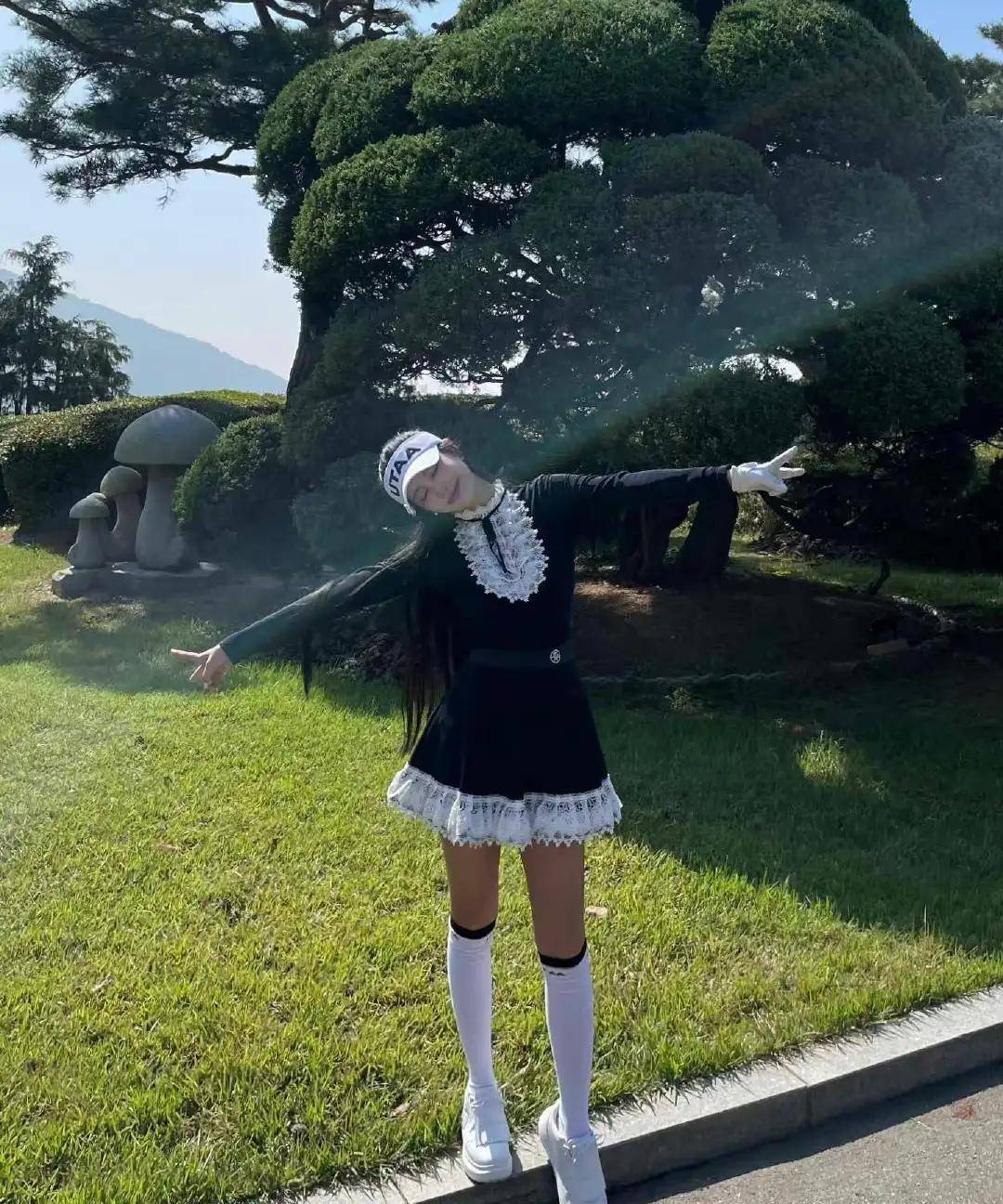 国外tara成员李居丽,最新近况美丽依旧,非常沉迷高尔夫球_朴智妍_组合