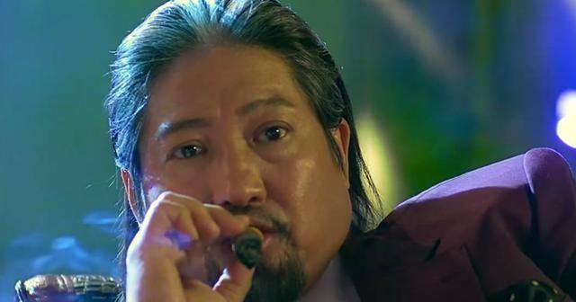 港片中的四大嚣张时刻,第一个堪称经典,两个与周星驰有关_电影_周润发