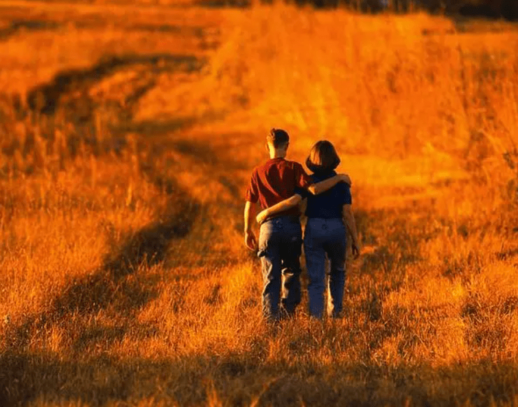 47岁湖南女子离婚嫁给小16岁男友,12年后哭诉:我要回家_曾翔_徐英