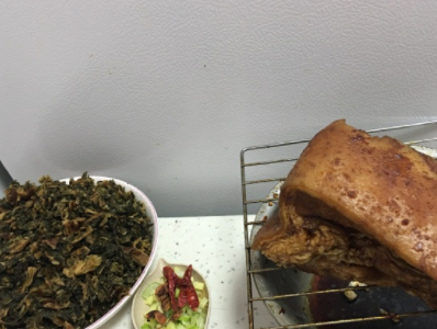 原创            梅菜扣肉的家常做法，油而不腻，超下饭，比饭店的还好吃（梅菜扣肉最好吃的做法）