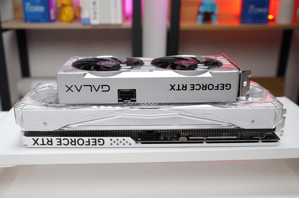 影驰rtx 4060金属大师显卡评测:短小精悍,1080p分辨畅玩3a大作_散热