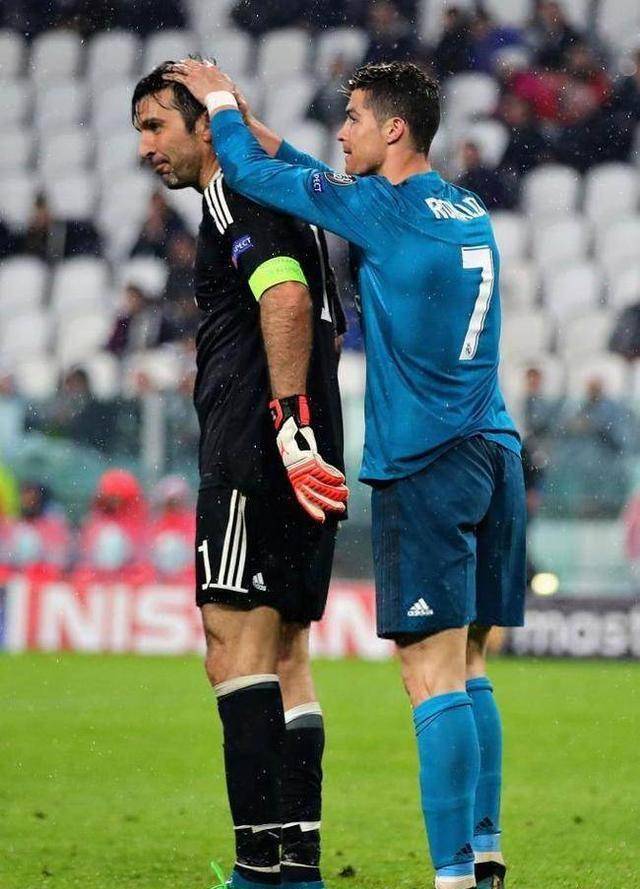 布冯再次倒在c罗脚下一代门神没有落泪他值得最好的礼赞_尤文_对手