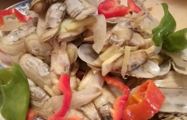 抠门如老婆自己做菜,酒没喝呢,菜就吃没了,尴尬不_菜品_男士_扇贝