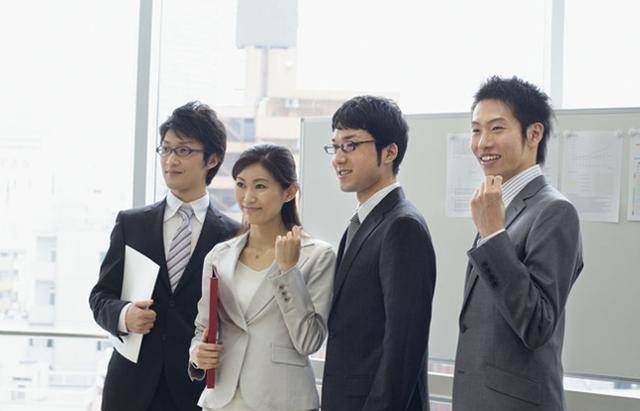 原创            作家洪晃：社会需要二胎，能生赶紧生，过两年你们该养不起我们了-洪晃访谈