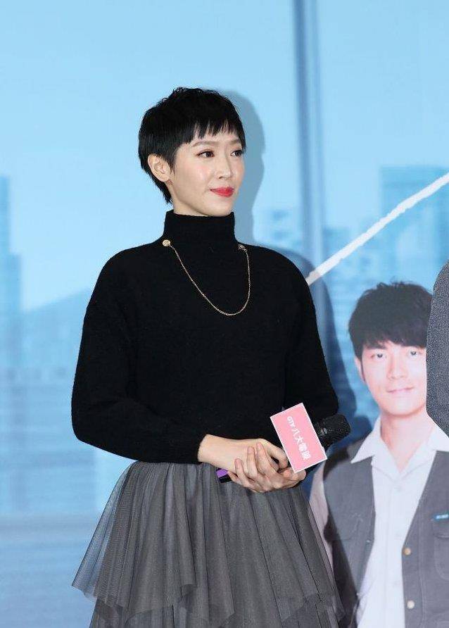 李立群女儿承认恋情,被大佬和张国立夸赞,成龙钦点她为女主角_李元元