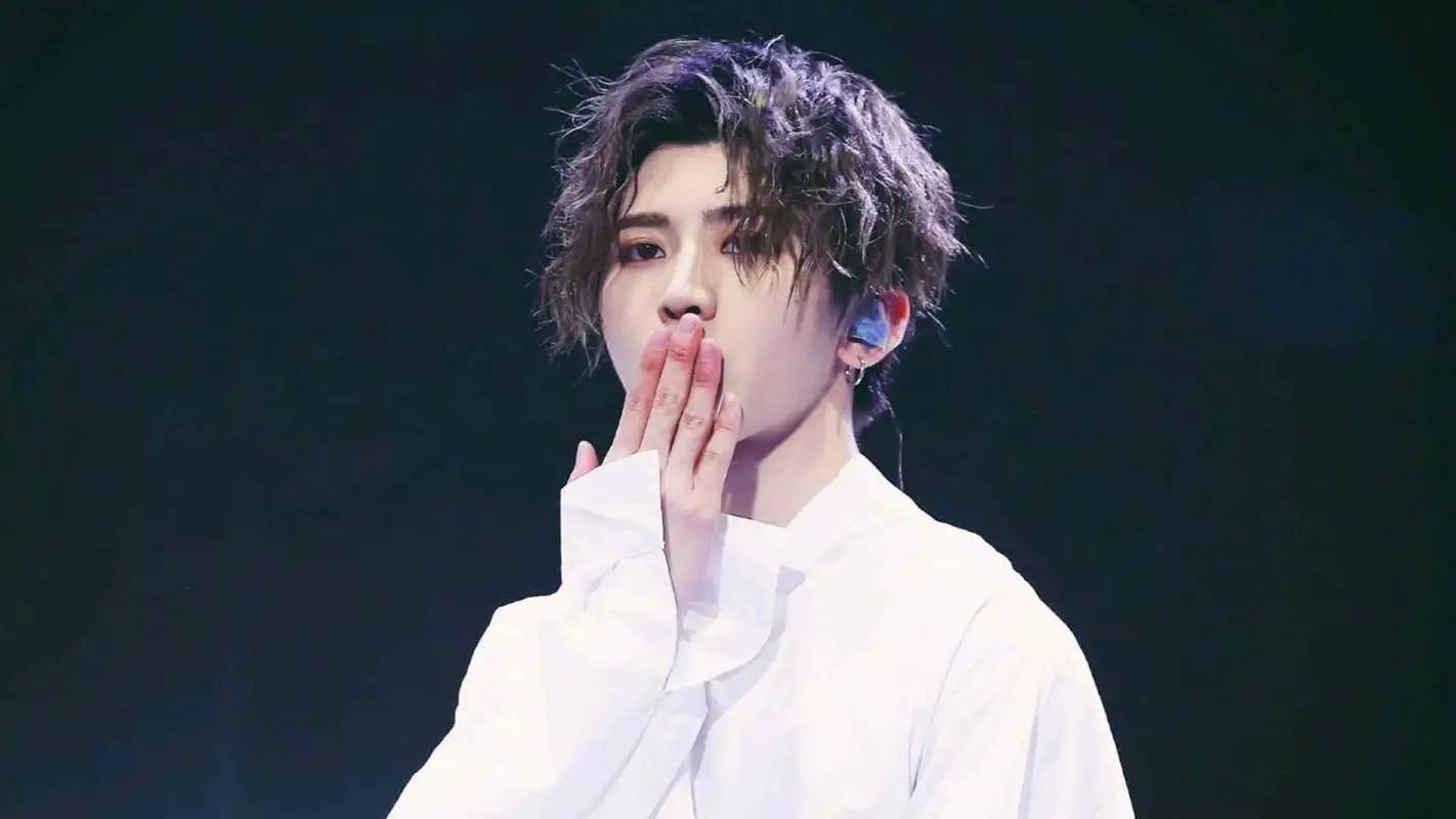 蔡徐坤塌房事件被人做局迹象很明显,妈宝坑儿,结果咎由自取_女士_活动