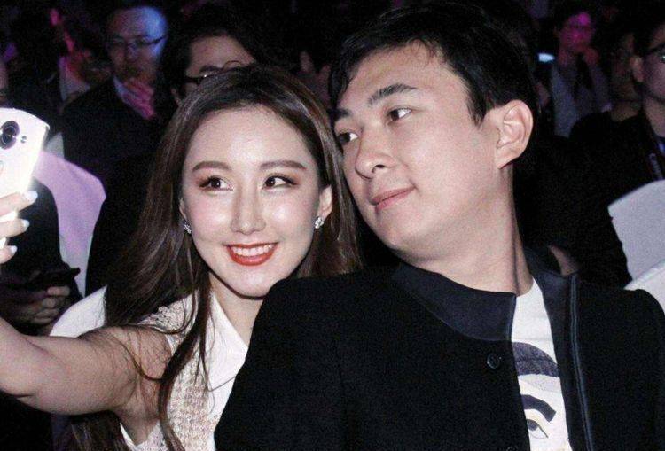 她是当年的第一网红,王思聪希望花2亿签下,拒绝后嫁小17岁丈夫_米娜