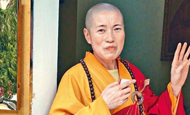 吉林女孩到寺庙做尼姑,住别墅开豪车,和2个和尚结婚,手段太高明_释智