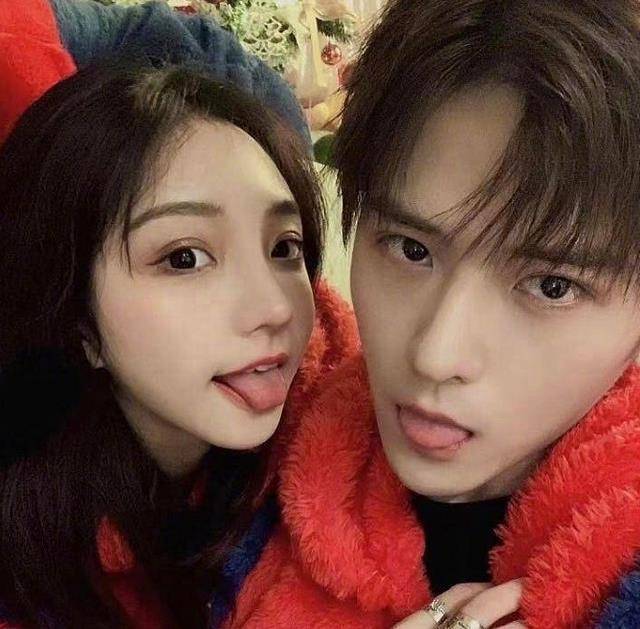 《青你》沈群丰官宣恋情,《偶练》张晏恺自称老百姓_素人沈_女朋友